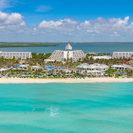 The Pyramid Cancun By Oasis Exterior foto Aerial view of the resort