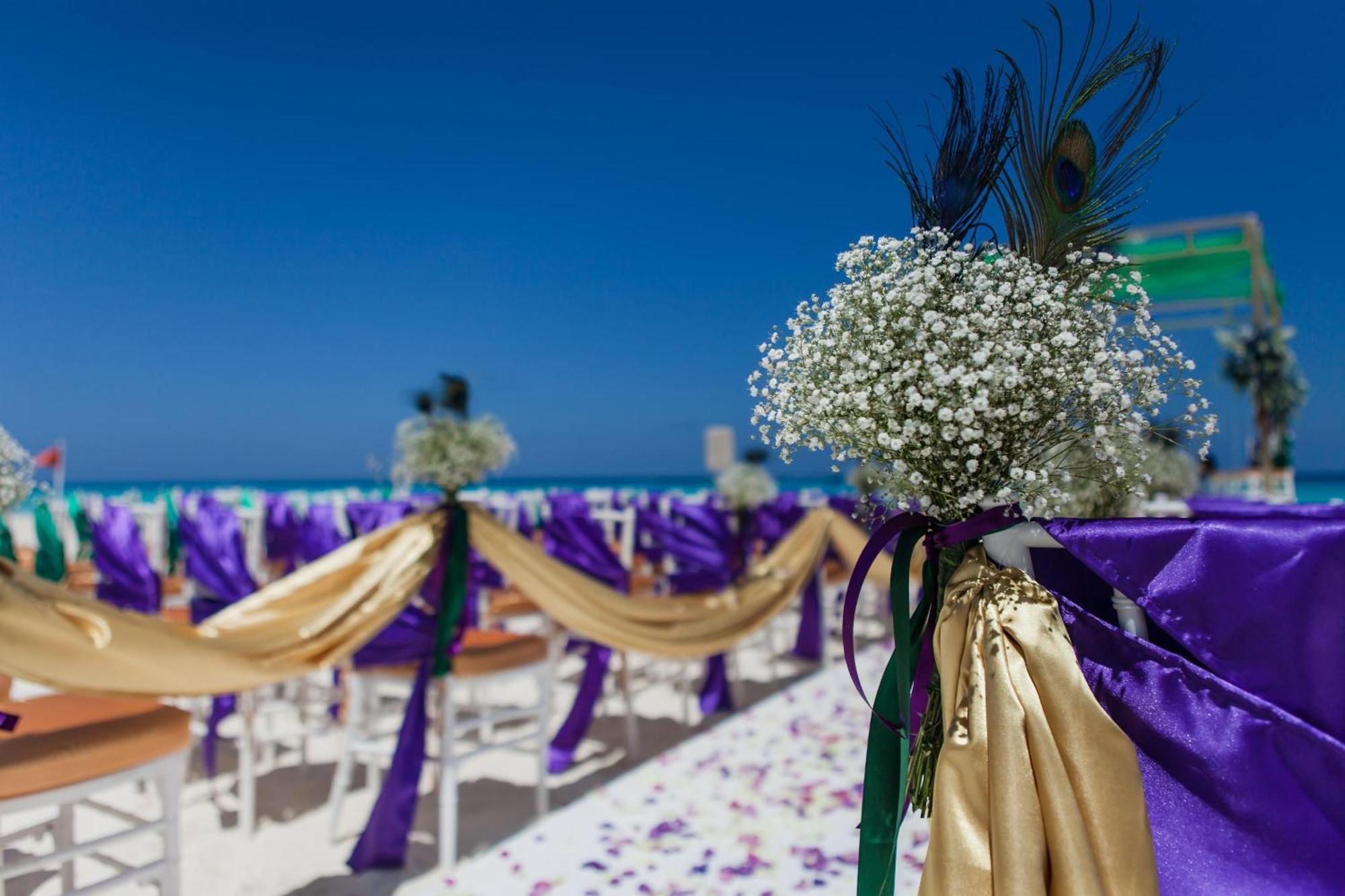 The Pyramid Cancun By Oasis Exterior foto A beach wedding