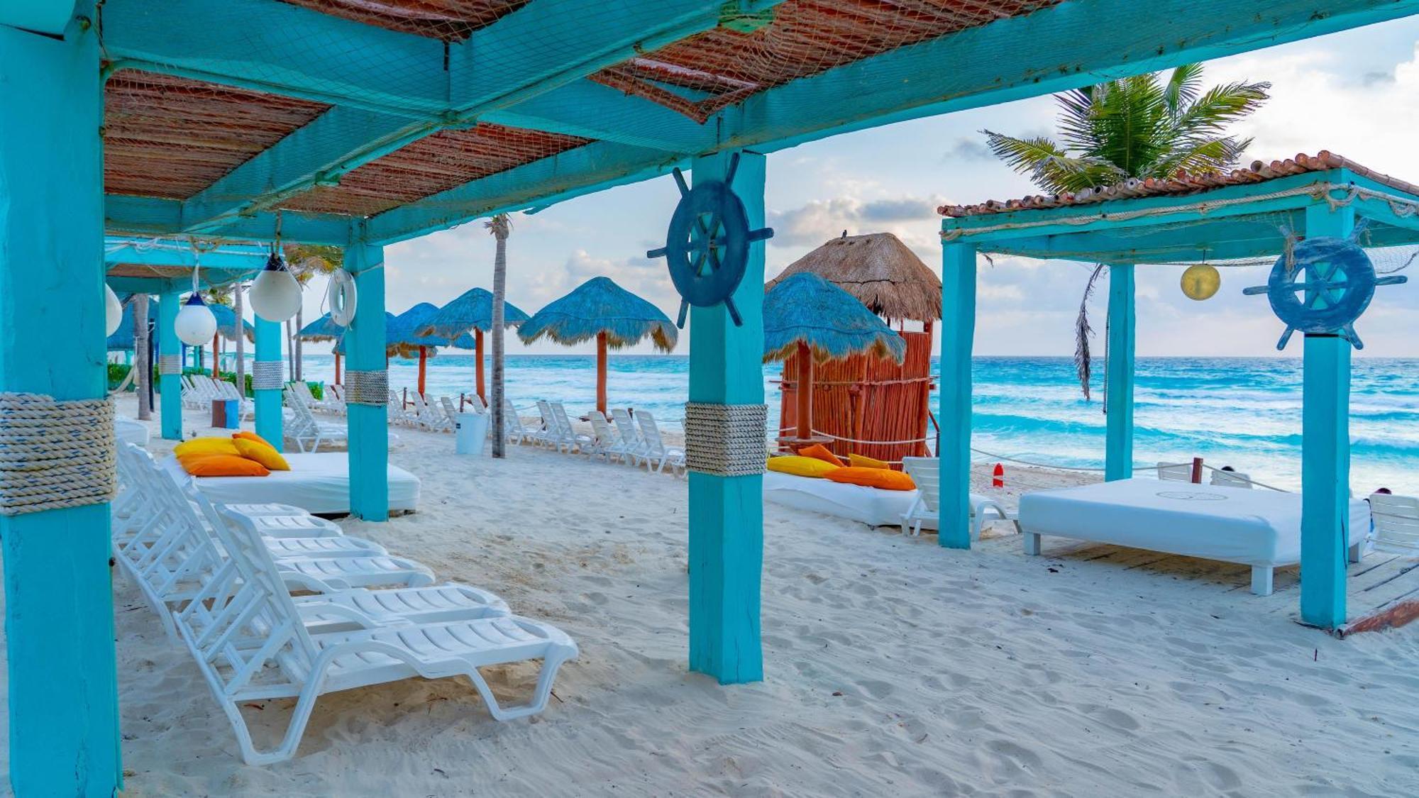 The Pyramid Cancun By Oasis Exterior foto Beach in Tulum