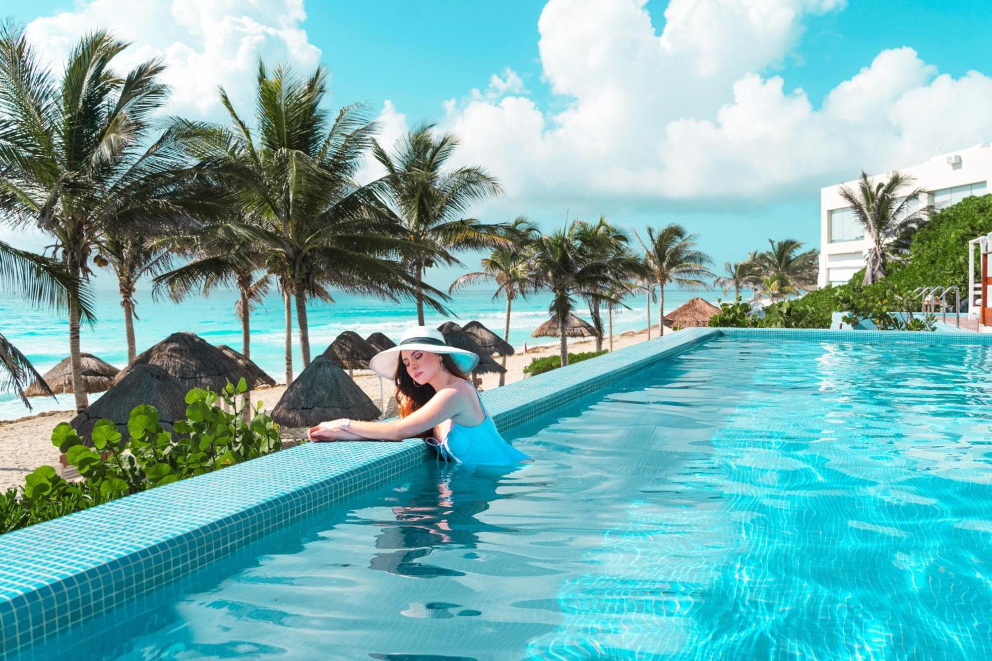 The Pyramid Cancun By Oasis Exterior foto Infinity pool at the Grand at Moon Palace, Cancun, Mexico
